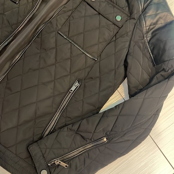 Zara Mens - Picture 3 of 5